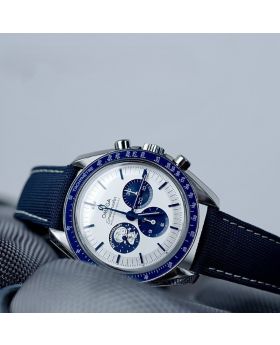 OMEGA Speedmaster Silver Snoopy Award 50th Anniversary 310.32.42.50.02.001