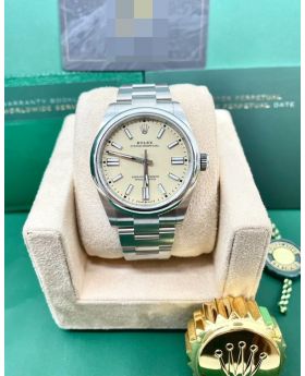 ROLEX Oyster Perpetual 41 124300 Beige Dial 6/2025
